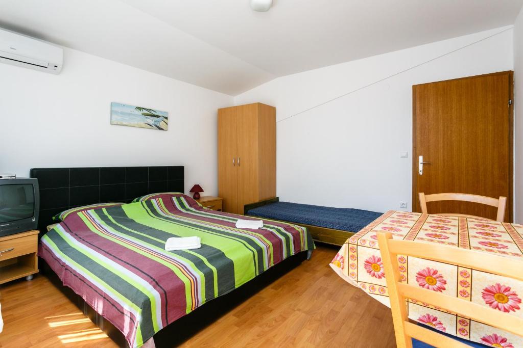 Posavec Apartment *